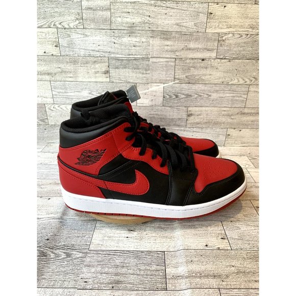 Nike Air Jordan Retro 1 Mid Banned Basketball Shoes Size 12 main image 5
